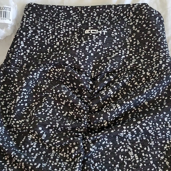 Matching Athletic set - Picture 6 of 6